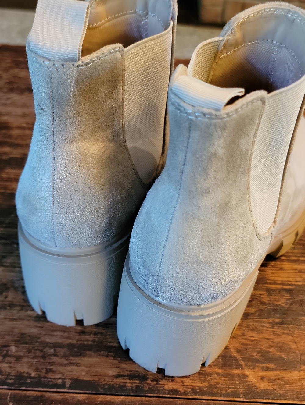 Womens Soda Suede Lug Sole Chelsea Boots in Light Tan - Picture 3 of 9